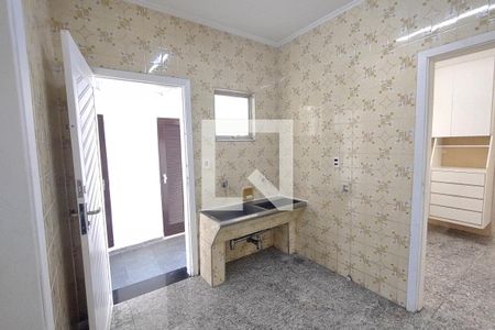 Casa à venda com 360m², 3 quartos e 6 vagas Casa à venda com 360m², 3 quartos e 6 vagasÁrea de Serviço