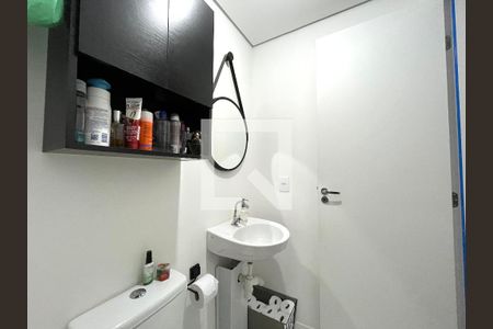 Banheiro  de apartamento à venda com 1 quarto, 45m² em Vila Mira, São Paulo