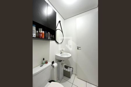 Banheiro  de apartamento à venda com 1 quarto, 45m² em Vila Mira, São Paulo