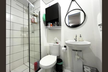 Banheiro  de apartamento à venda com 1 quarto, 45m² em Vila Mira, São Paulo