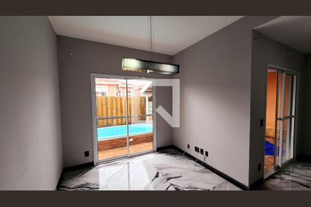 Sala de casa de condomínio à venda com 3 quartos, 110m² em Medeiros, Jundiaí