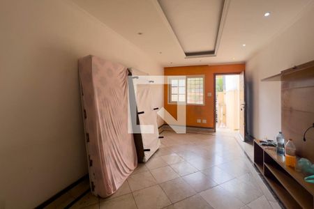 Sala de casa para alugar com 2 quartos, 130m² em Jardim da Gloria, São Paulo