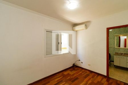 Suíte 2 de casa para alugar com 3 quartos, 178m² em Vila Nivi, São Paulo