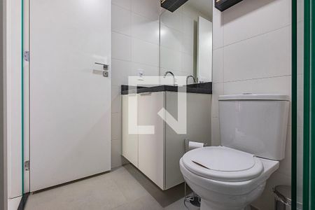 Banheiro de apartamento para alugar com 1 quarto, 27m² em Pinheiros, São Paulo