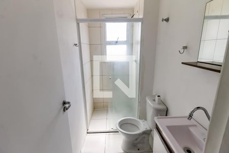 Banheiro de apartamento para alugar com 2 quartos, 51m² em Jardim Caner, Taboão da Serra