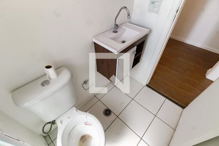 Banheiro de apartamento para alugar com 2 quartos, 51m² em Jardim Caner, Taboão da Serra