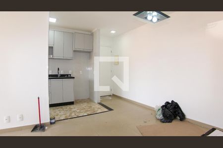 Sala de apartamento para alugar com 3 quartos, 69m² em Sítio da Figueira, São Paulo