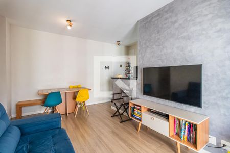 Sala de apartamento para alugar com 2 quartos, 72m² em Jardim Tupanci, Barueri