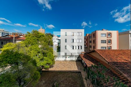 Sala 1 de apartamento para alugar com 3 quartos, 80m² em Coração Eucarístico, Belo Horizonte