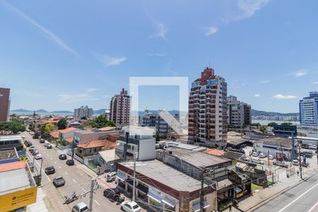 Vista  de apartamento para alugar com 2 quartos, 79m² em Balneario, Florianópolis