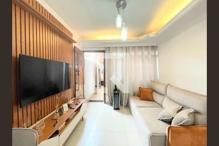 Sala de casa à venda com 2 quartos, 63m² em Rio Branco, Belo Horizonte