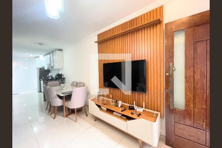 Sala de casa à venda com 2 quartos, 63m² em Rio Branco, Belo Horizonte