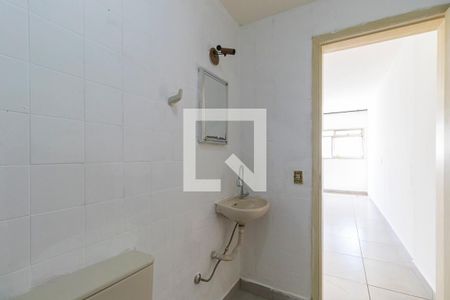 Banheiro de kitnet/studio para alugar com 1 quarto, 40m² em Centro, Campinas