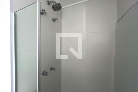 Banheiro de kitnet/studio para alugar com 1 quarto, 30m² em Ipiranga, São Paulo