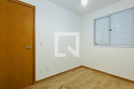 Quarto 2 de apartamento para alugar com 2 quartos, 42m² em Vila Rio de Janeiro, Guarulhos