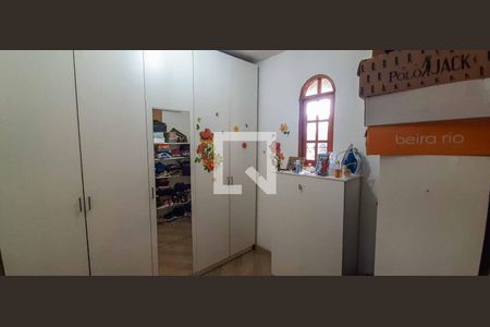 Closet Suíte de casa para alugar com 3 quartos, 250m² em Santa Maria, Osasco