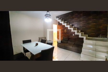 Sala de casa para alugar com 3 quartos, 250m² em Santa Maria, Osasco