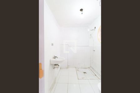 Banheiro de casa para alugar com 2 quartos, 70m² em Vila Albertina, São Paulo