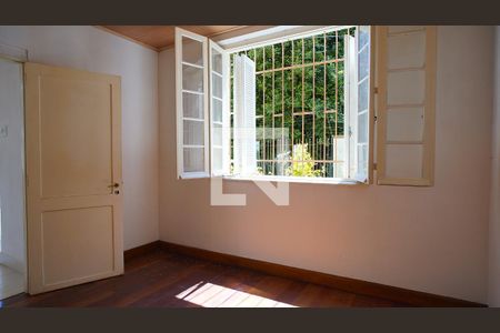 Quarto 1 de casa à venda com 3 quartos, 150m² em Petrópolis, Porto Alegre