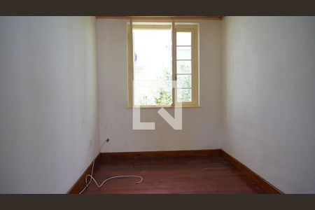 Quarto 2 de casa à venda com 3 quartos, 150m² em Petrópolis, Porto Alegre