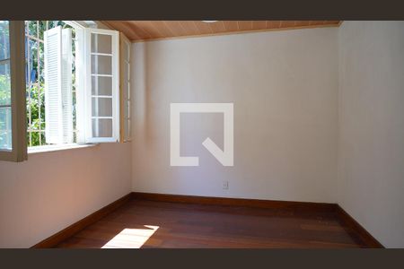 Quarto 1 de casa à venda com 3 quartos, 150m² em Petrópolis, Porto Alegre