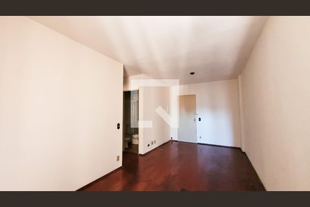 Sala / Quarto de kitnet/studio para alugar com 1 quarto, 50m² em Centro, Campinas