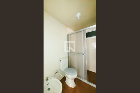 Banheiro Social de kitnet/studio para alugar com 1 quarto, 50m² em Centro, Campinas