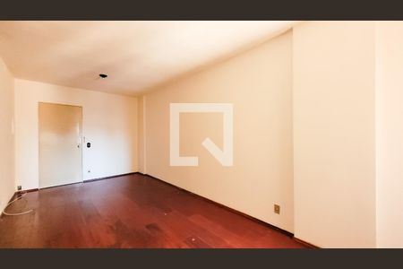 Sala / Quarto de kitnet/studio para alugar com 1 quarto, 50m² em Centro, Campinas