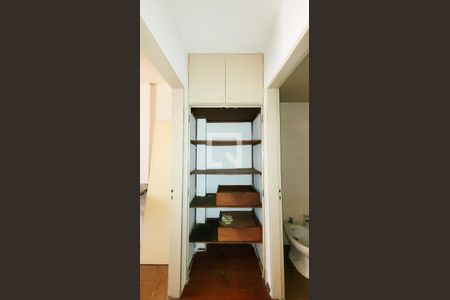 Sala / Quarto de kitnet/studio para alugar com 1 quarto, 50m² em Centro, Campinas