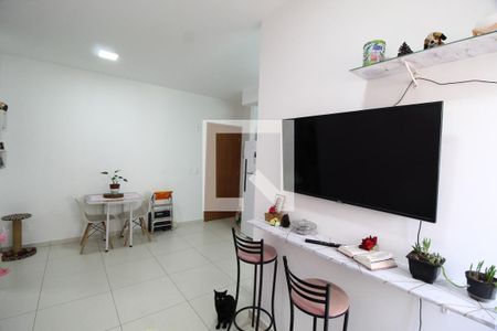 Sala de apartamento para alugar com 2 quartos, 48m² em Jardim Holanda, Uberlândia