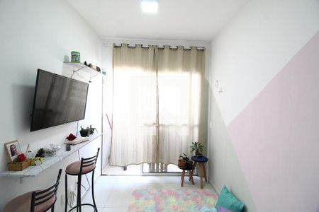 Sala de apartamento para alugar com 2 quartos, 48m² em Jardim Holanda, Uberlândia