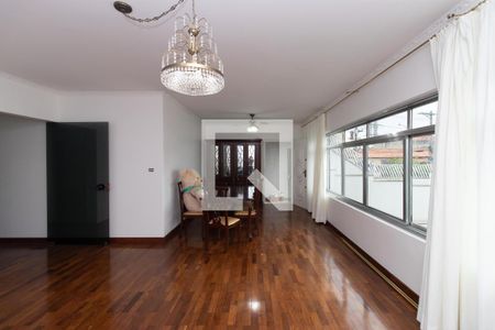 Sala de casa para alugar com 6 quartos, 315m² em Vila Paiva, São Paulo