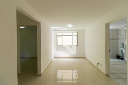 Sala de apartamento para alugar com 2 quartos, 53m² em Lajeado, Cotia