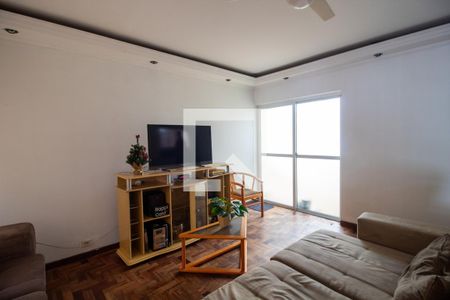 Sala de casa à venda com 3 quartos, 250m² em Jardim Sarah, São Paulo