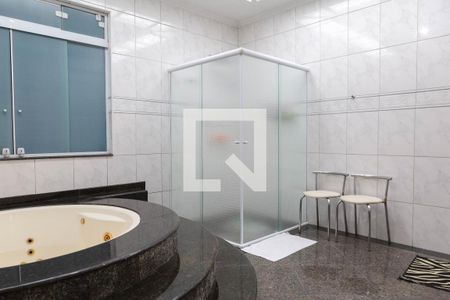 Casa à venda com 450m², 5 quartos e 5 vagas Casa à venda com 450m², 5 quartos e 5 vagasBanheiro 4