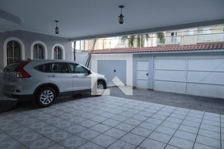 Casa à venda com 450m², 5 quartos e 5 vagas Casa à venda com 450m², 5 quartos e 5 vagasGaragem