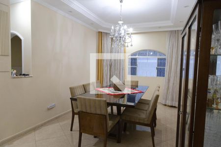 Casa à venda com 450m², 5 quartos e 5 vagas Casa à venda com 450m², 5 quartos e 5 vagasSala de Jantar