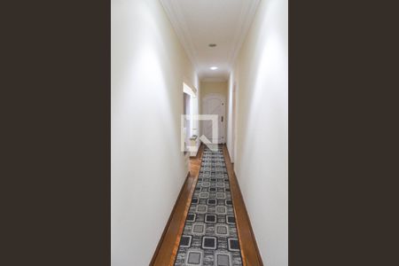 Casa à venda com 450m², 5 quartos e 5 vagas Casa à venda com 450m², 5 quartos e 5 vagasCorredor