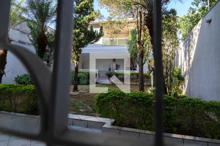 Casa à venda com 450m², 5 quartos e 5 vagas Casa à venda com 450m², 5 quartos e 5 vagasVista