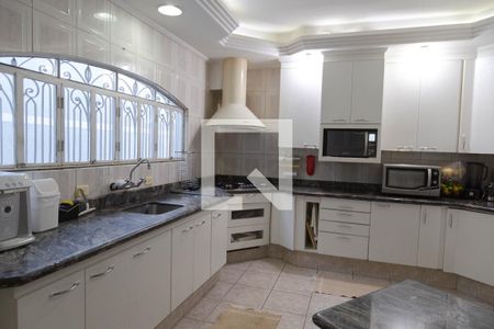 Casa à venda com 450m², 5 quartos e 5 vagas Casa à venda com 450m², 5 quartos e 5 vagasCozinha