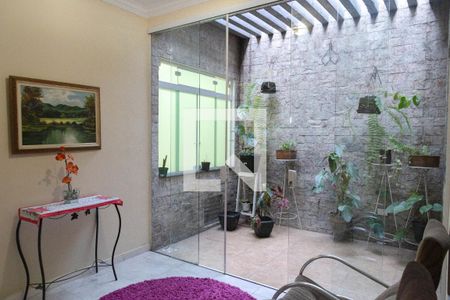 Casa à venda com 450m², 5 quartos e 5 vagas Casa à venda com 450m², 5 quartos e 5 vagasÁrea comum