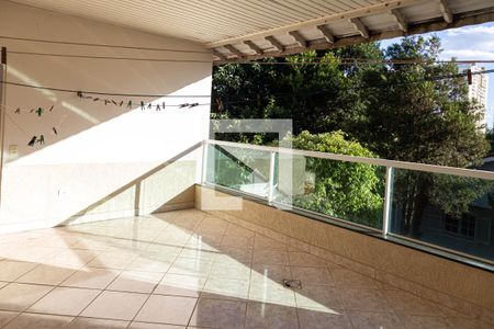 Casa à venda com 450m², 5 quartos e 5 vagas Casa à venda com 450m², 5 quartos e 5 vagasÁrea comum