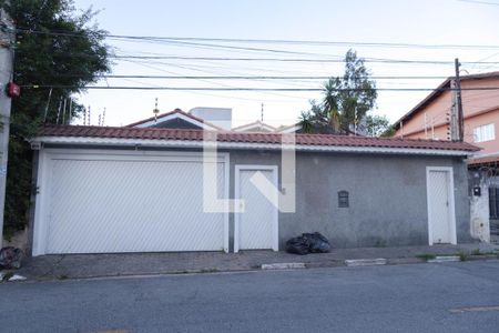 Casa à venda com 450m², 5 quartos e 5 vagas Casa à venda com 450m², 5 quartos e 5 vagasFachada