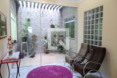 Casa à venda com 450m², 5 quartos e 5 vagas Casa à venda com 450m², 5 quartos e 5 vagasÁrea comum