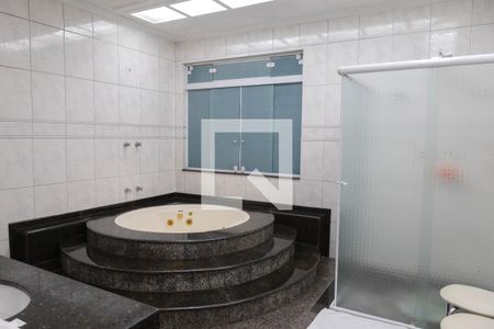 Casa à venda com 450m², 5 quartos e 5 vagas Casa à venda com 450m², 5 quartos e 5 vagasBanheiro 4