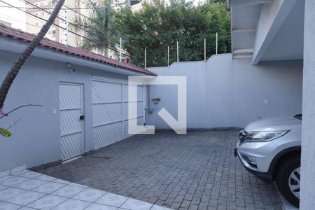 Casa à venda com 450m², 5 quartos e 5 vagas Casa à venda com 450m², 5 quartos e 5 vagasGaragem