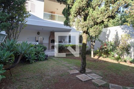 Casa à venda com 450m², 5 quartos e 5 vagas Casa à venda com 450m², 5 quartos e 5 vagasÁrea comum