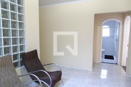 Casa à venda com 450m², 5 quartos e 5 vagas Casa à venda com 450m², 5 quartos e 5 vagasÁrea comum