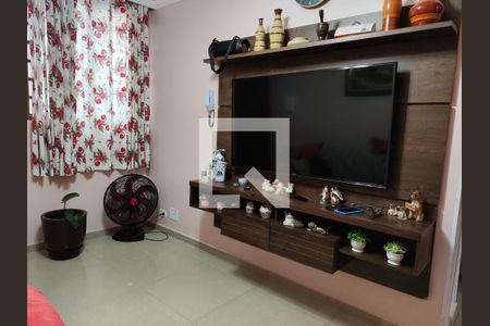 Sala de apartamento para alugar com 2 quartos, 65m² em Parque Dourado, Ferraz de Vasconcelos