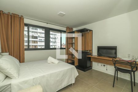 Sala / Quarto / Cozinha de kitnet/studio para alugar com 0 quarto, 26m² em Rio Branco, Porto Alegre